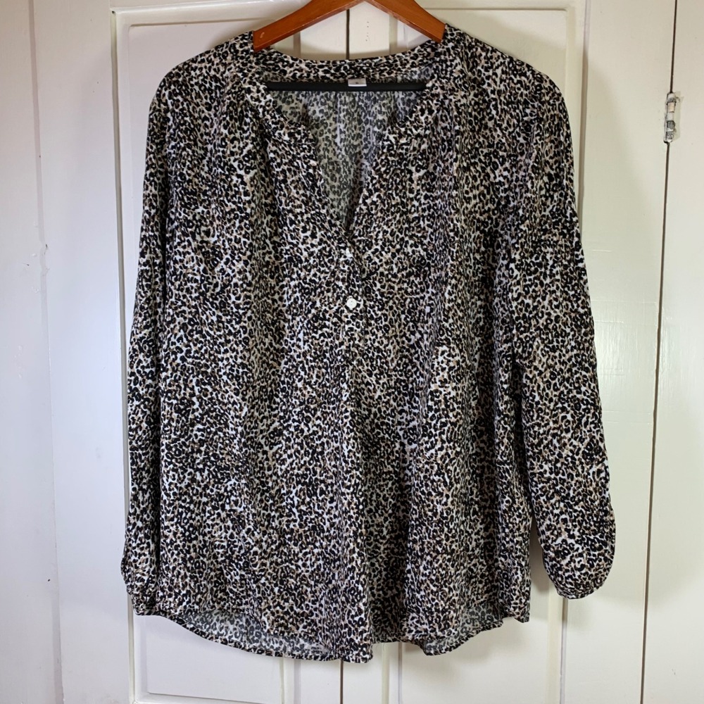 Old Navy Womens XL Animal Print Long Sleeve Button Up Blouse Top Mob Wife Flowy